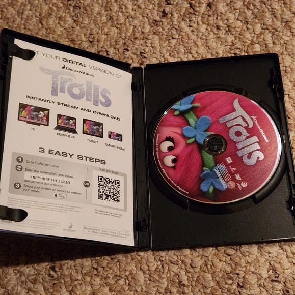 Trolls DVD - Picture 2 of 3